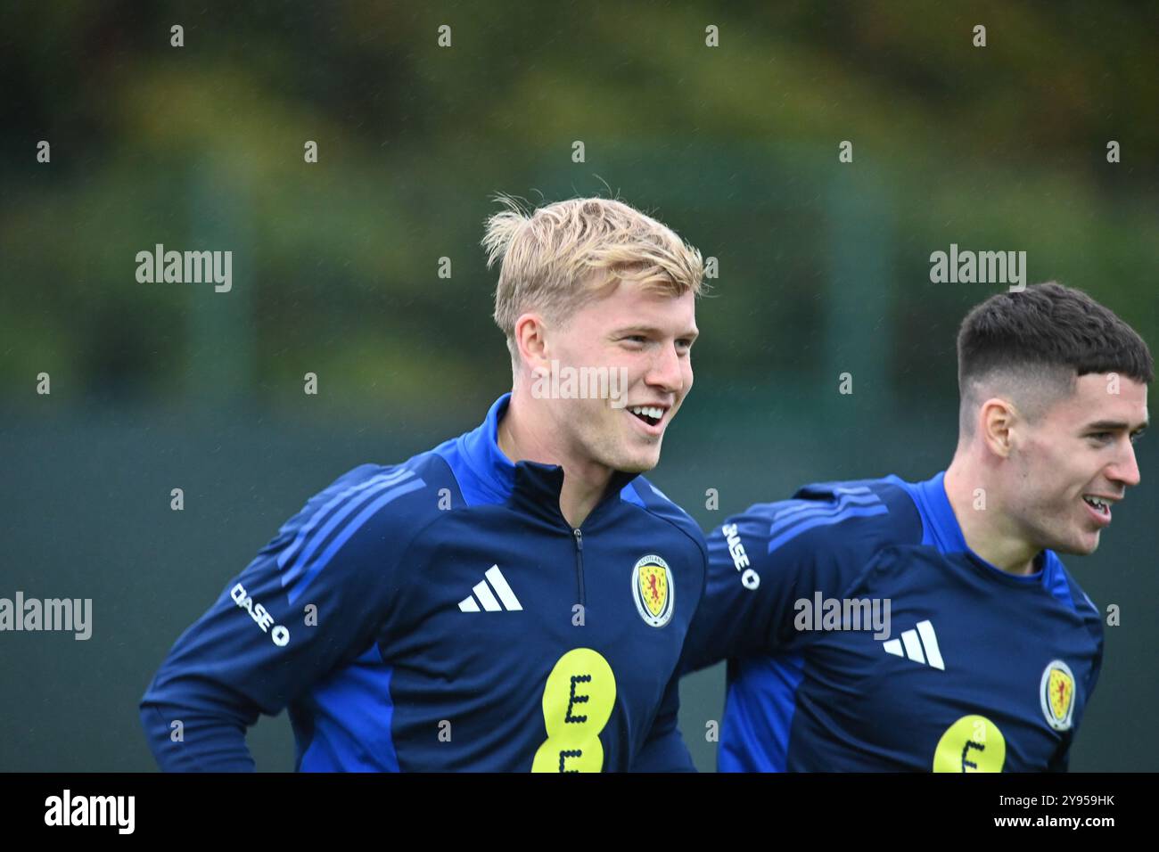 Oriam Sports Centre Édimbourg. Écosse, Royaume-Uni. 8 octobre 24. Qualifications contre la Belgique et le Kazakhstan. Josh Doig US Sassuolo Calcio & Max Johnston Sturm Graz crédit : eric mccowat/Alamy Live News Banque D'Images