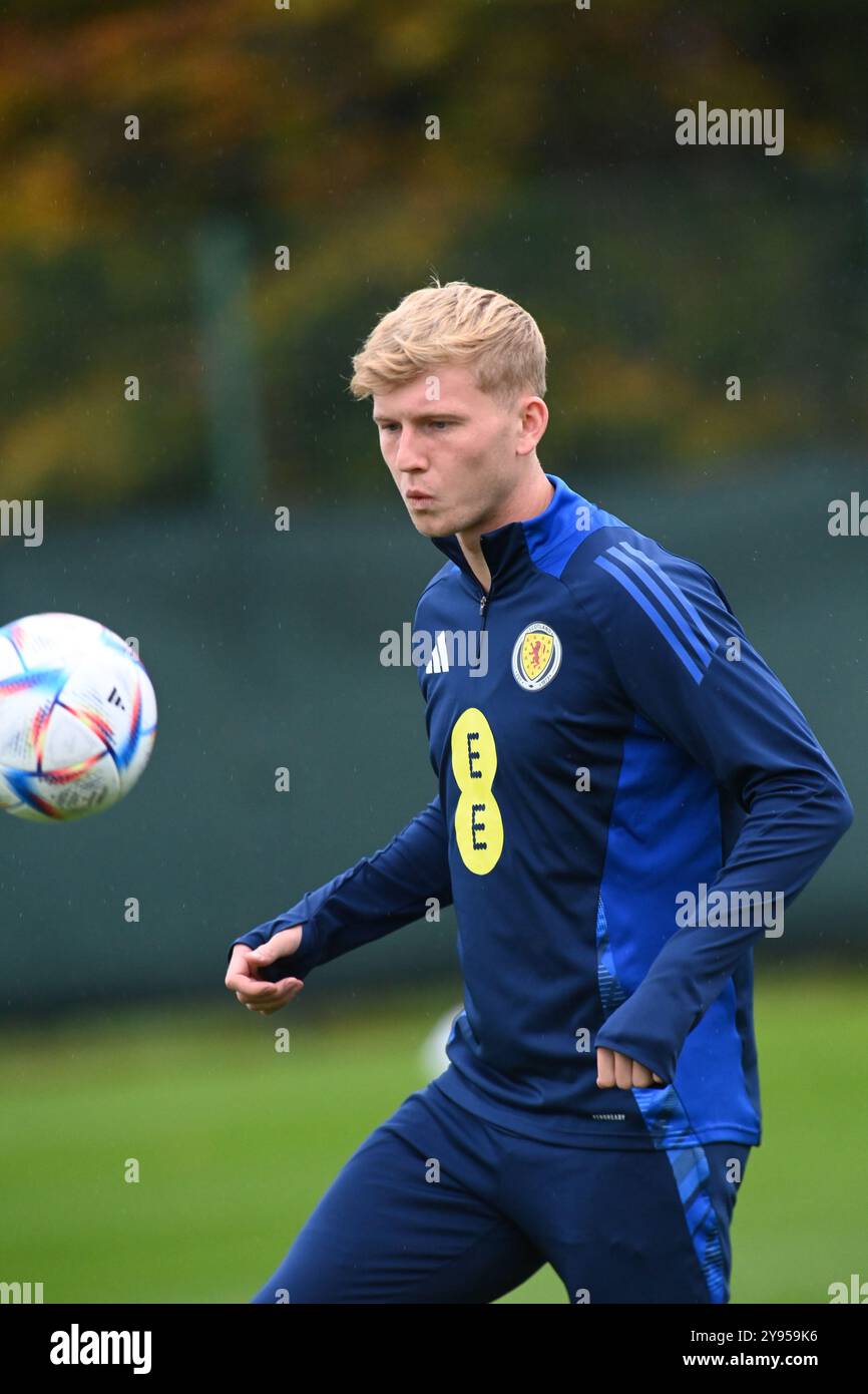 Oriam Sports Centre Édimbourg. Écosse, Royaume-Uni. 8 octobre 24. Qualifications contre la Belgique et le Kazakhstan. Josh Doig US Sassuolo Calcio crédit : eric mccowat/Alamy Live News Banque D'Images