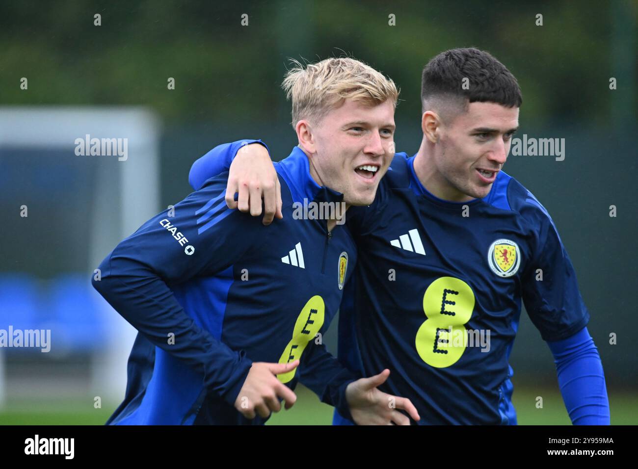 Oriam Sports Centre Édimbourg. Écosse, Royaume-Uni. 8 octobre 24. Qualifications contre la Belgique et le Kazakhstan. Josh Doig US Sassuolo Calcio & Max Johnston Sturm Graz crédit : eric mccowat/Alamy Live News Banque D'Images