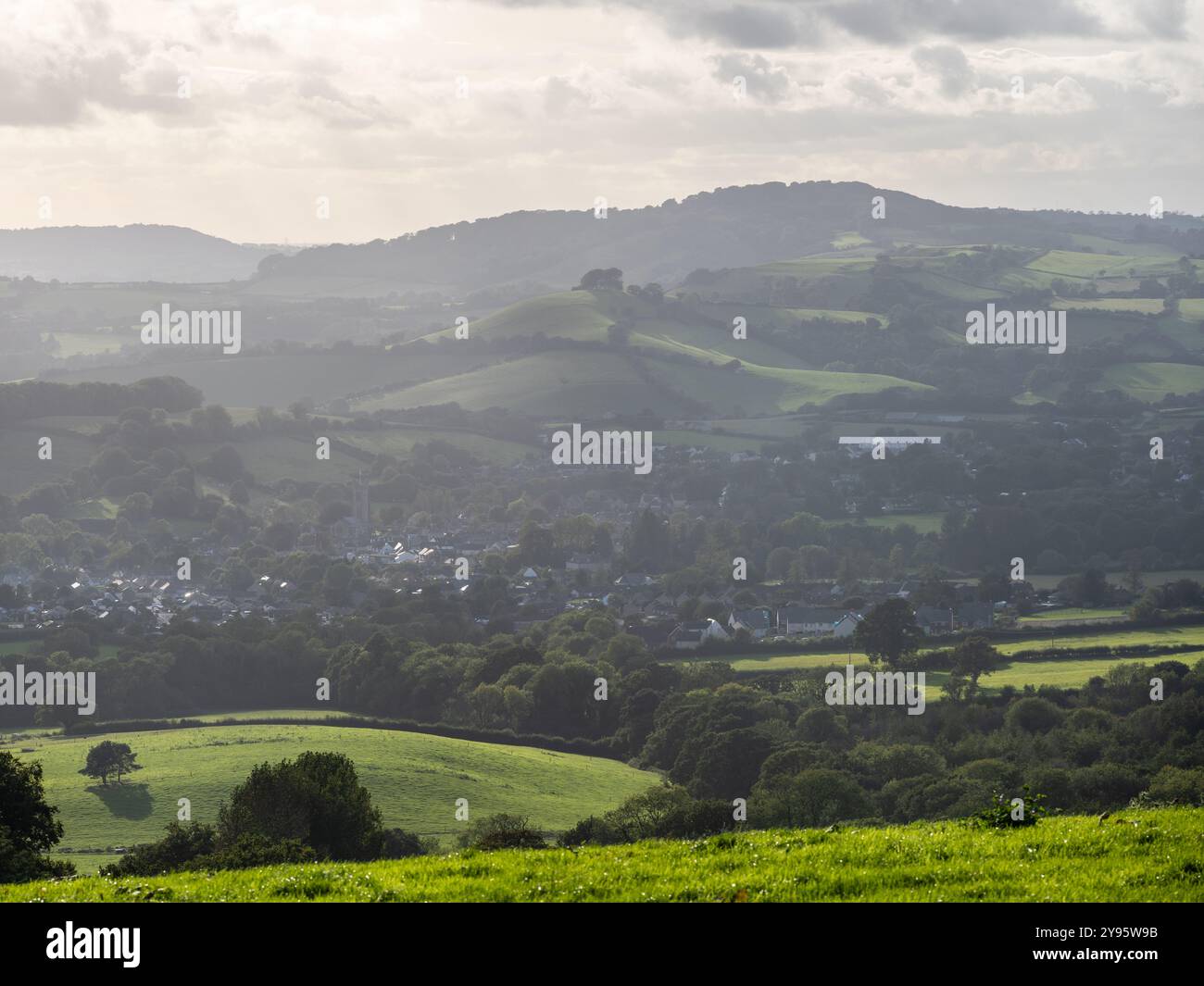 La ville de Beaminster est nichée dans la vallée de Brit sous les collines de West Dorset. Banque D'Images