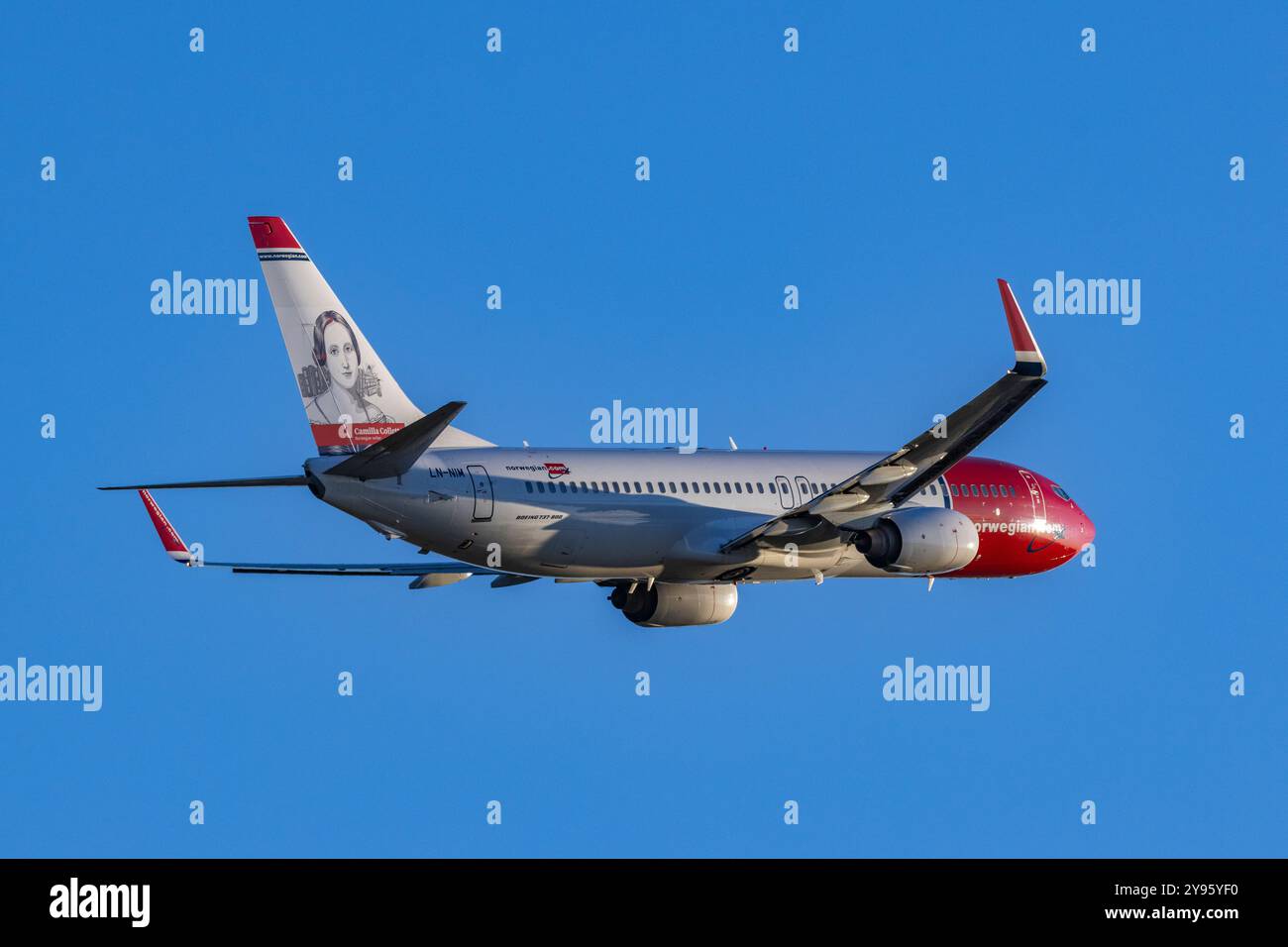 Boeing 737 MAX norvégien à Takinf de l'aéroport d'Helsinki Banque D'Images