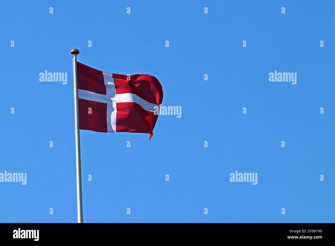 Drapeau national danois flottant, Copenhague Banque D'Images