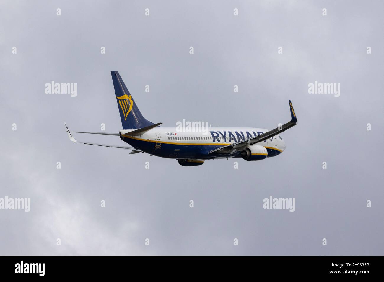 Ryan Air Boeing 737 décollant de l'aéroport d'Helsinki Banque D'Images