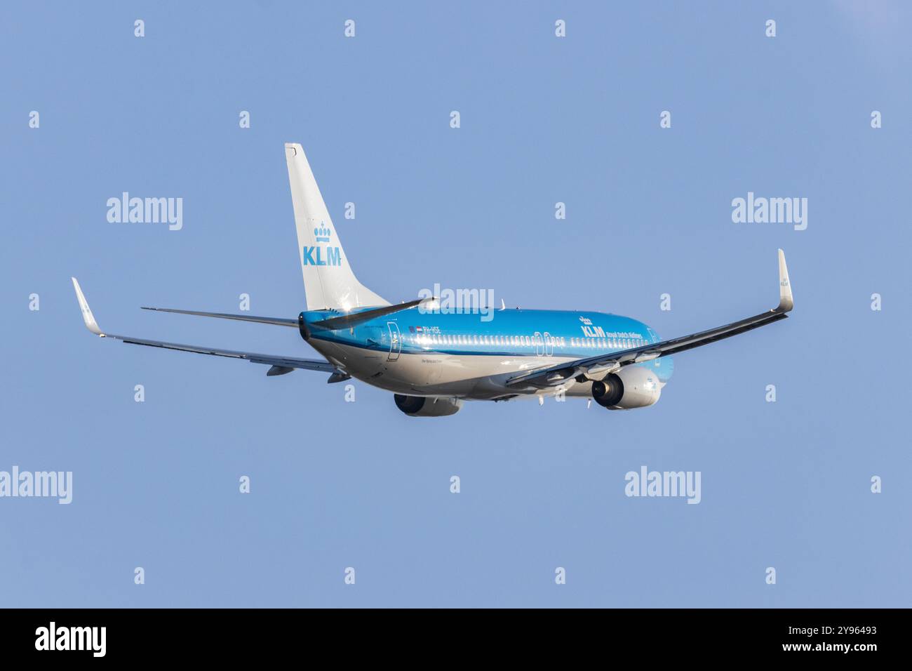 Un Boeing 737 de KLM Dutch Airlines décollant de l'aéroport d'Helsinki Banque D'Images