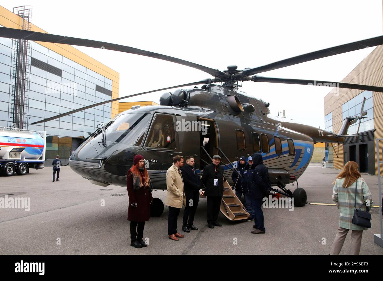 Saint-Pétersbourg, Russie. 08 octobre 2024. L'hélicoptère mi-171A3 vu lors du Forum international du gaz de Petersburg, qui se déroule à l'Expoforum. Crédit : SOPA images Limited/Alamy Live News Banque D'Images