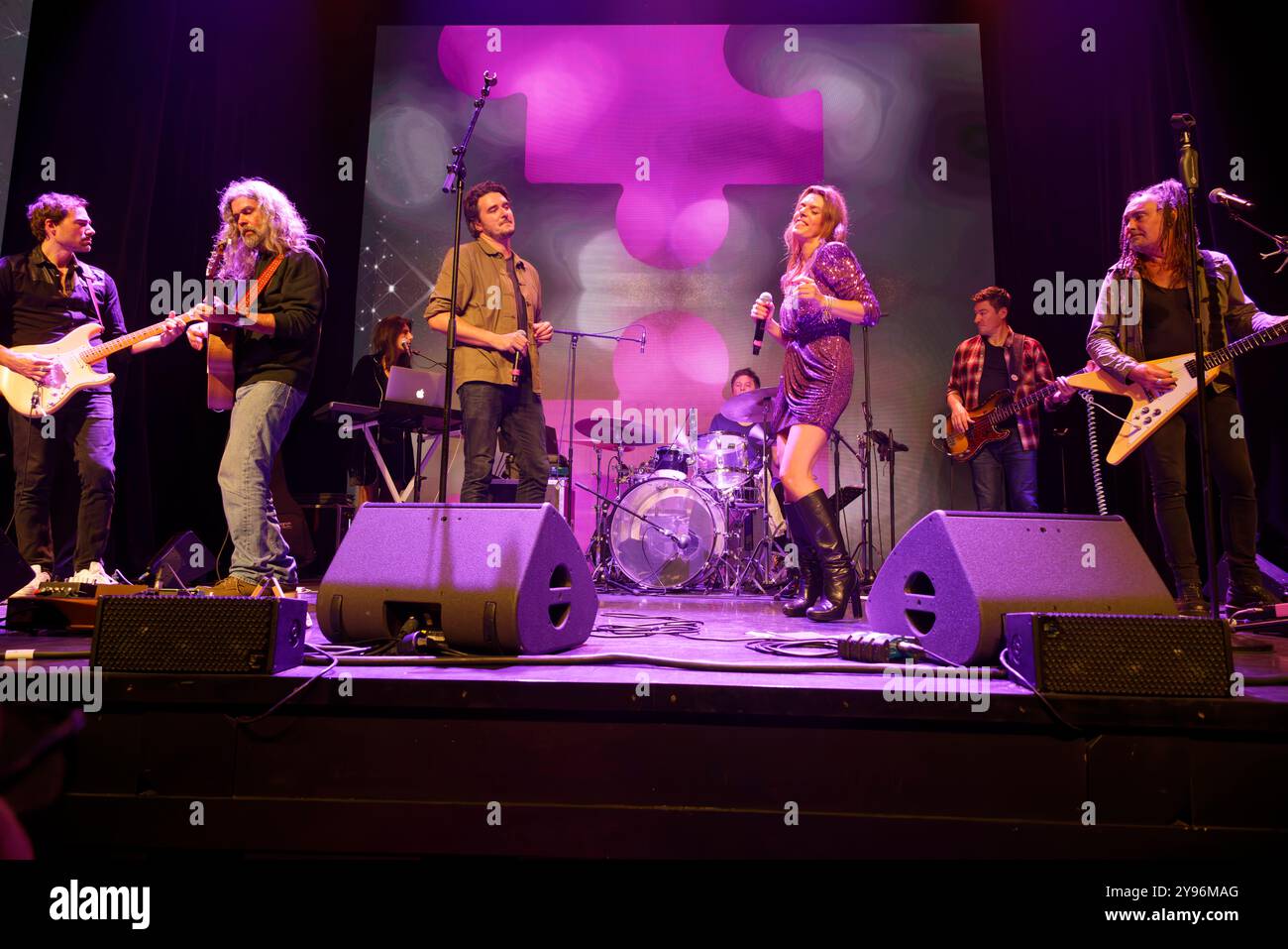 Paris, France. 8 octobre 2024. Stephanie Sandoz se produit le 8 octobre 2024 au Théâtre de la Tour Eiffel à Paris. Crédit : Bernard Menigault/Alamy Live News Banque D'Images