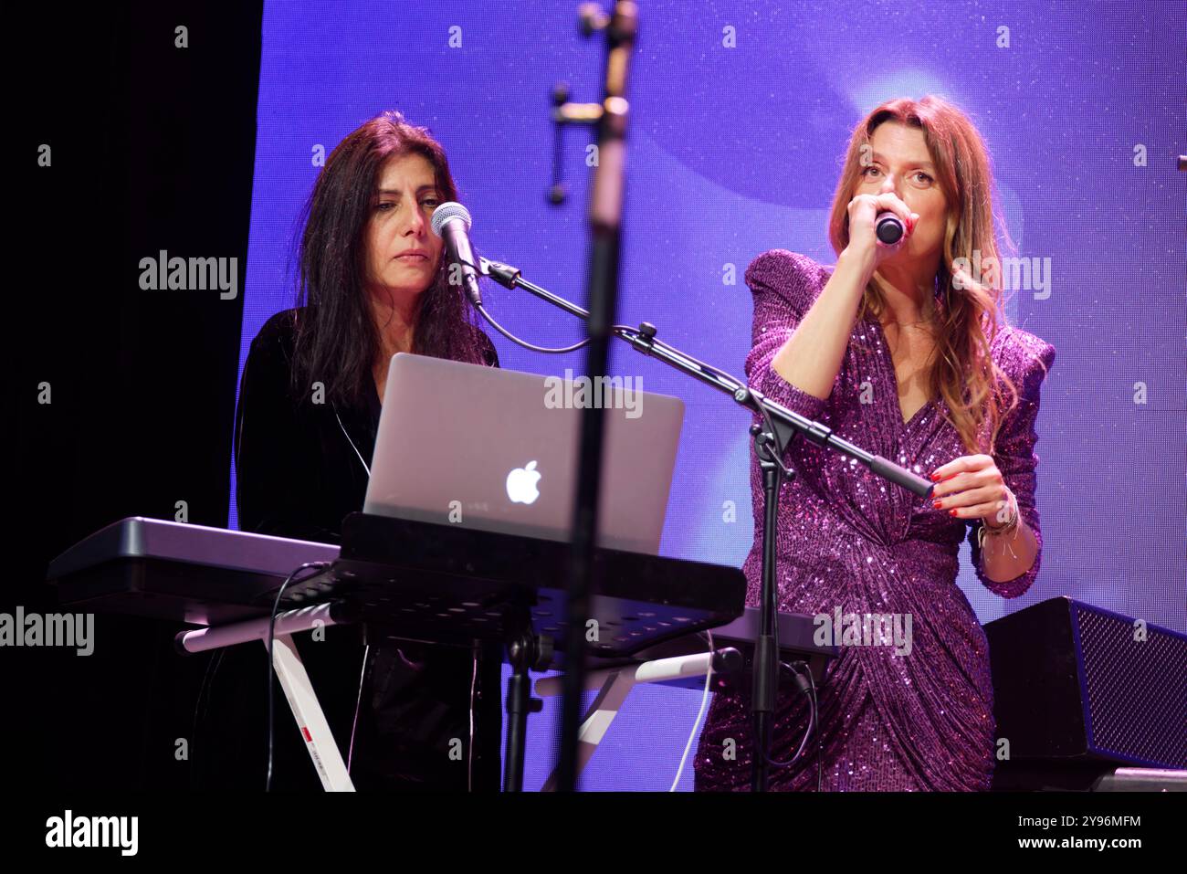 Paris, France. 8 octobre 2024. Stephanie Sandoz se produit le 8 octobre 2024 au Théâtre de la Tour Eiffel à Paris. Crédit : Bernard Menigault/Alamy Live News Banque D'Images