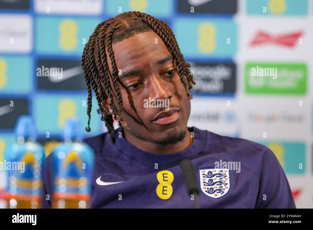 Noni Madueke Forward (Chelsea) Media Press Conference avant le match Angleterre - Grèce, George's Park, Burton upon Trent, Angleterre, Royaume-Uni le 8 octobre 2024 crédit : Every second Media/Alamy Live News Banque D'Images