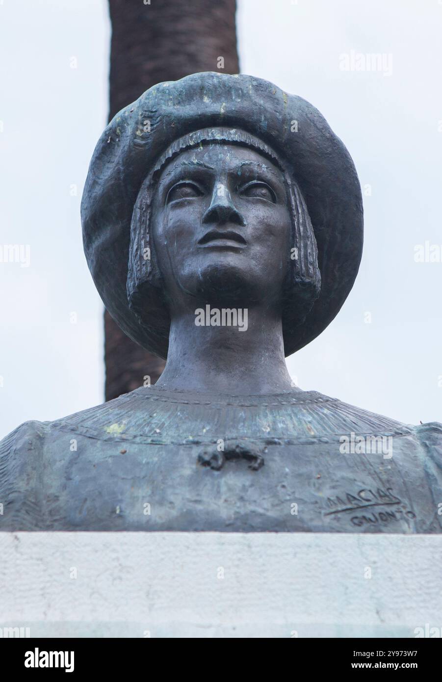 Villaviciosa, Espagne- 11 juillet 2024 : Empereur Charles 1er buste, Villaviciosa, Asturies. Sculpté par Francisco Gonzalez Macias, 1970 Banque D'Images