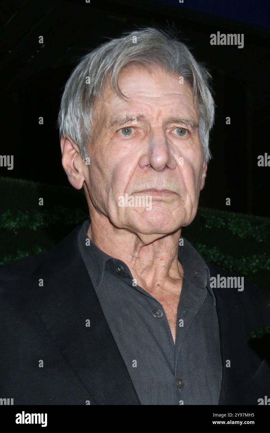 West Hollywood, États-Unis. 8 octobre 2024. Photo de gauche à droite, Harrison Ford lors de la première de la saison 2 qui se rétrécit. Crédit : Kathy Hutchins / Alamy Live News Banque D'Images