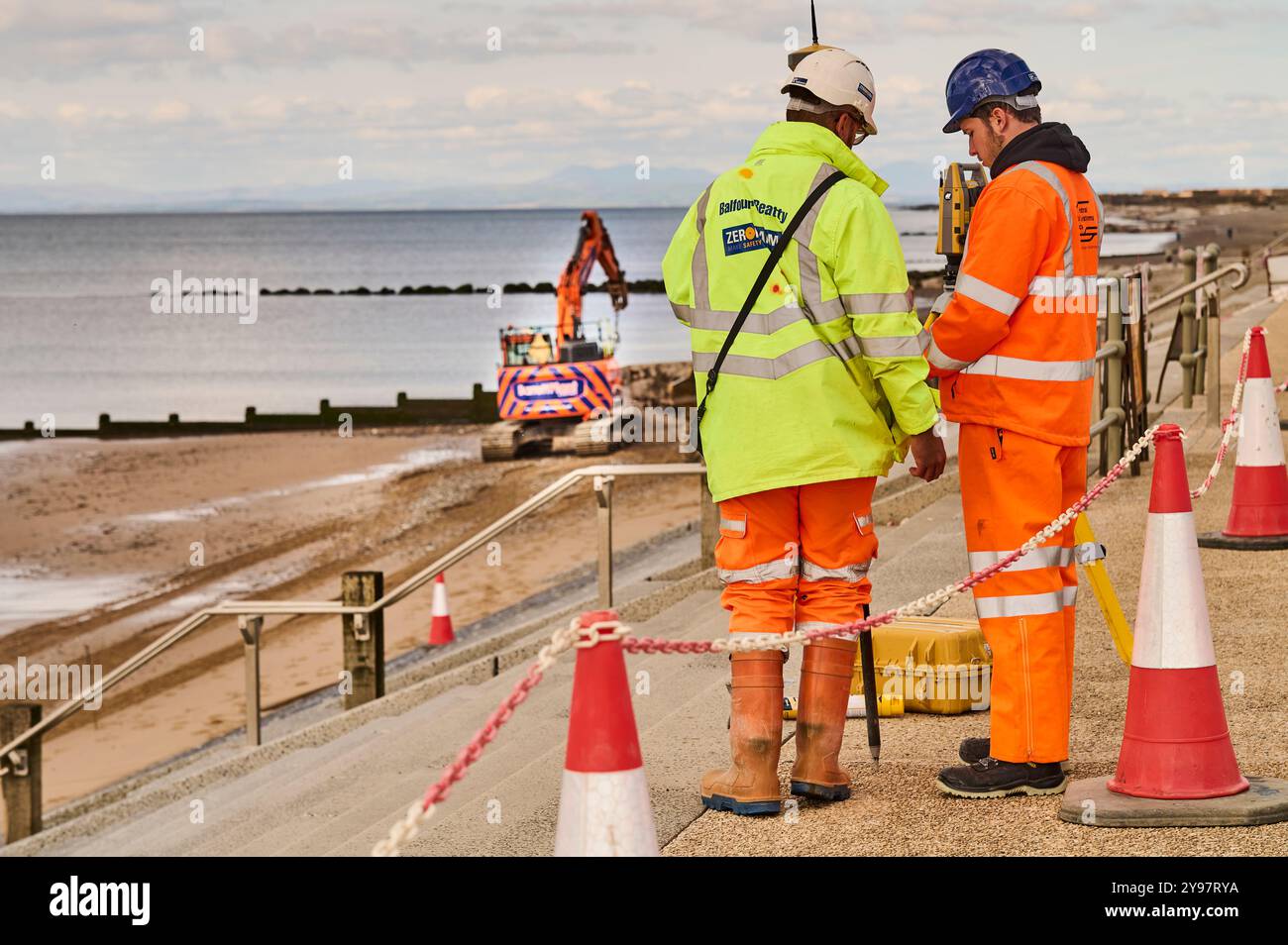 Réalisation de travaux de défense maritime sur la plage de Cleveleys, Royaume-Uni Banque D'Images