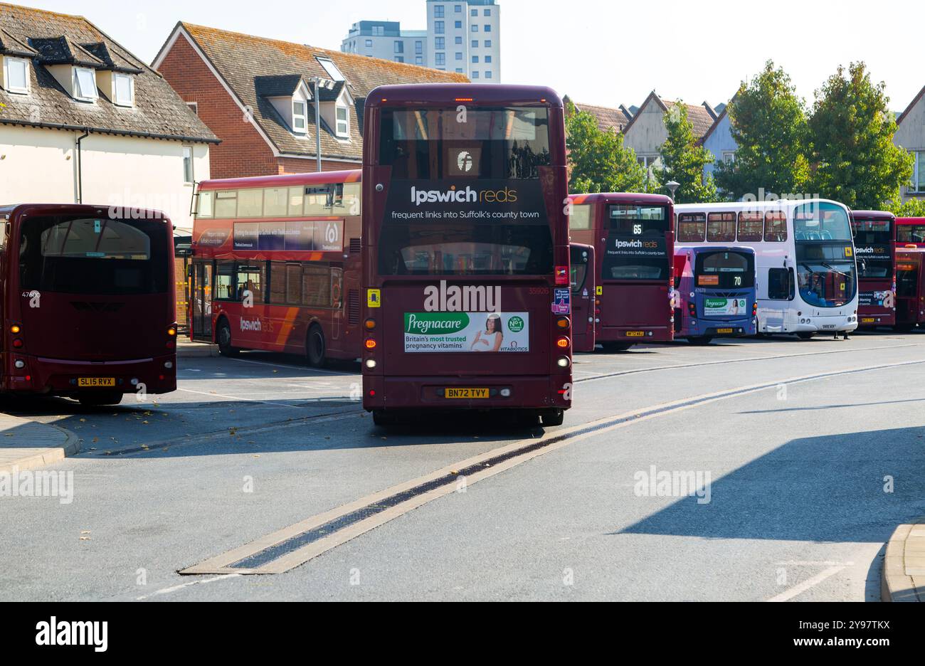 Ipswich Reds double Decker Wright StreetDeck Micro Hybrid bus, Old Cattle Market bus station, Ipswich, Suffolk, Angleterre, Royaume-Uni Banque D'Images