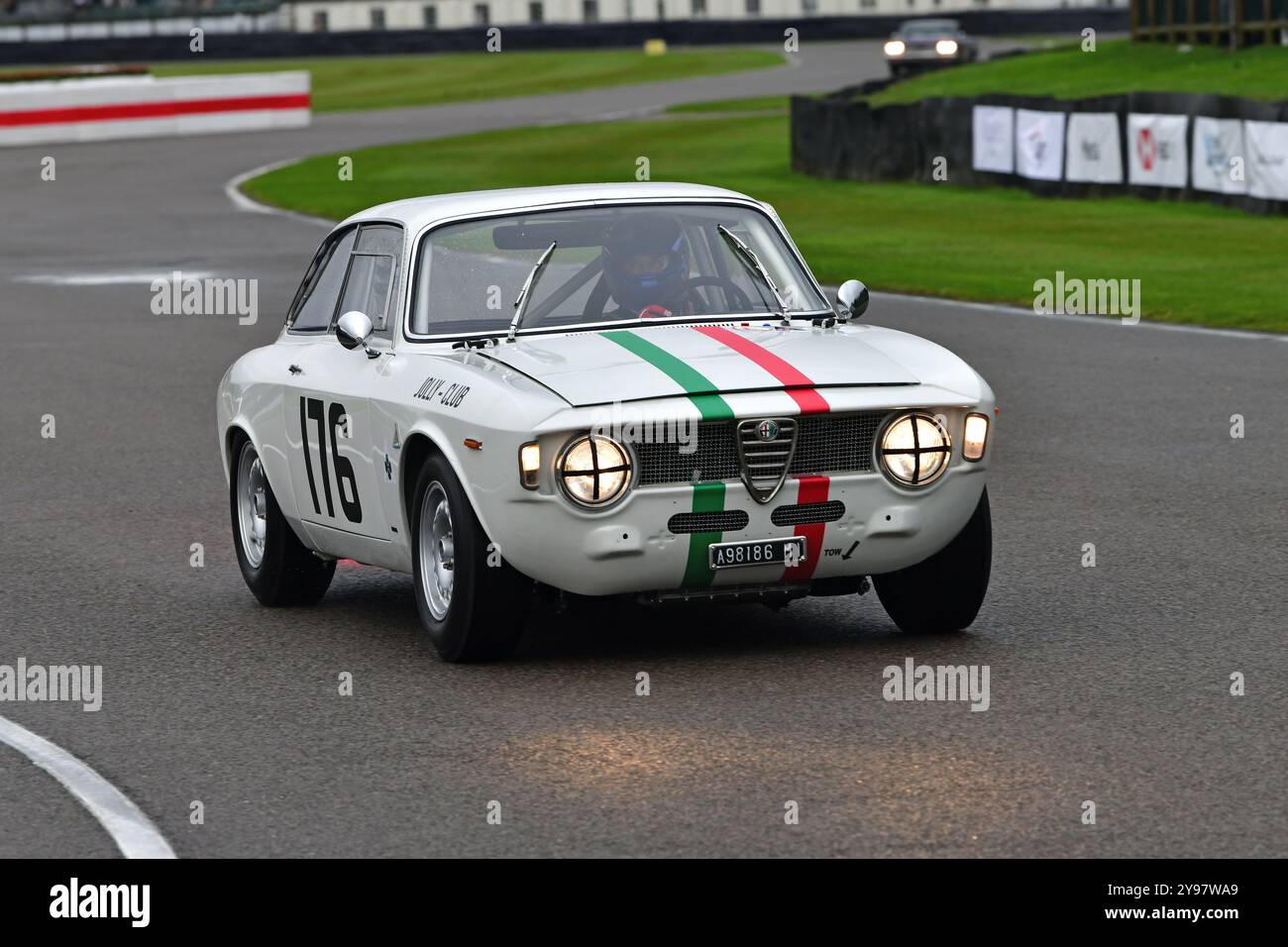 Mike Hilton, Alfa Romeo Giulia Sprint GTA, St Mary’s Trophy Race, deux séances de qualification suivies de deux courses de 25 minutes, le gagnant étant un agréga Banque D'Images