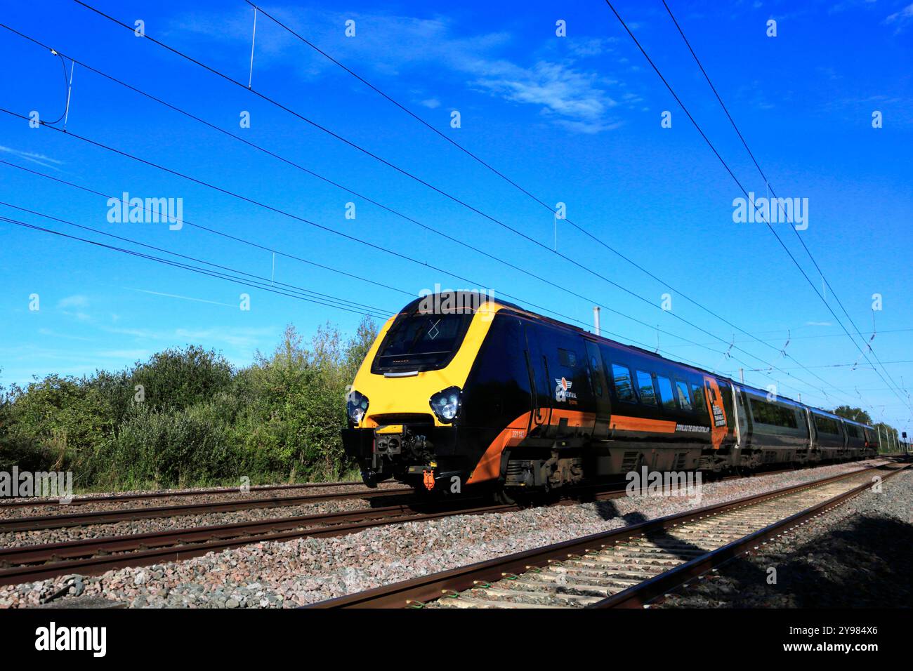 221 143 Super Voyager train, Grand Central trains, East Coast main Line Railway, Stevenage Town, Hertfordshire, Angleterre, Royaume-Uni Banque D'Images