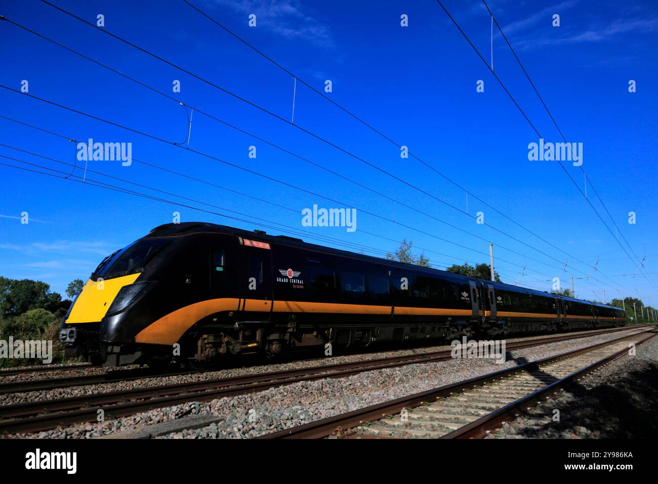 180 train de classe Zephyr, trains Grand Central, East Coast main Line Railway, ville de St Neots, Cambridgeshire, Angleterre, Royaume-Uni Banque D'Images