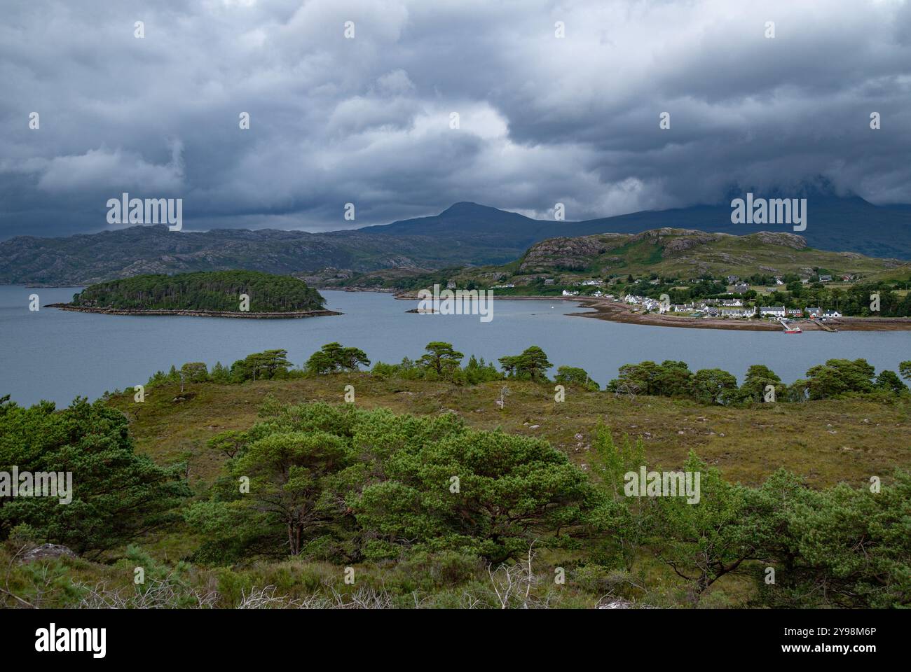 Vue de Shieldaig, Highlands écossais, Wester Ross, Écosse, Royaume-Uni Banque D'Images