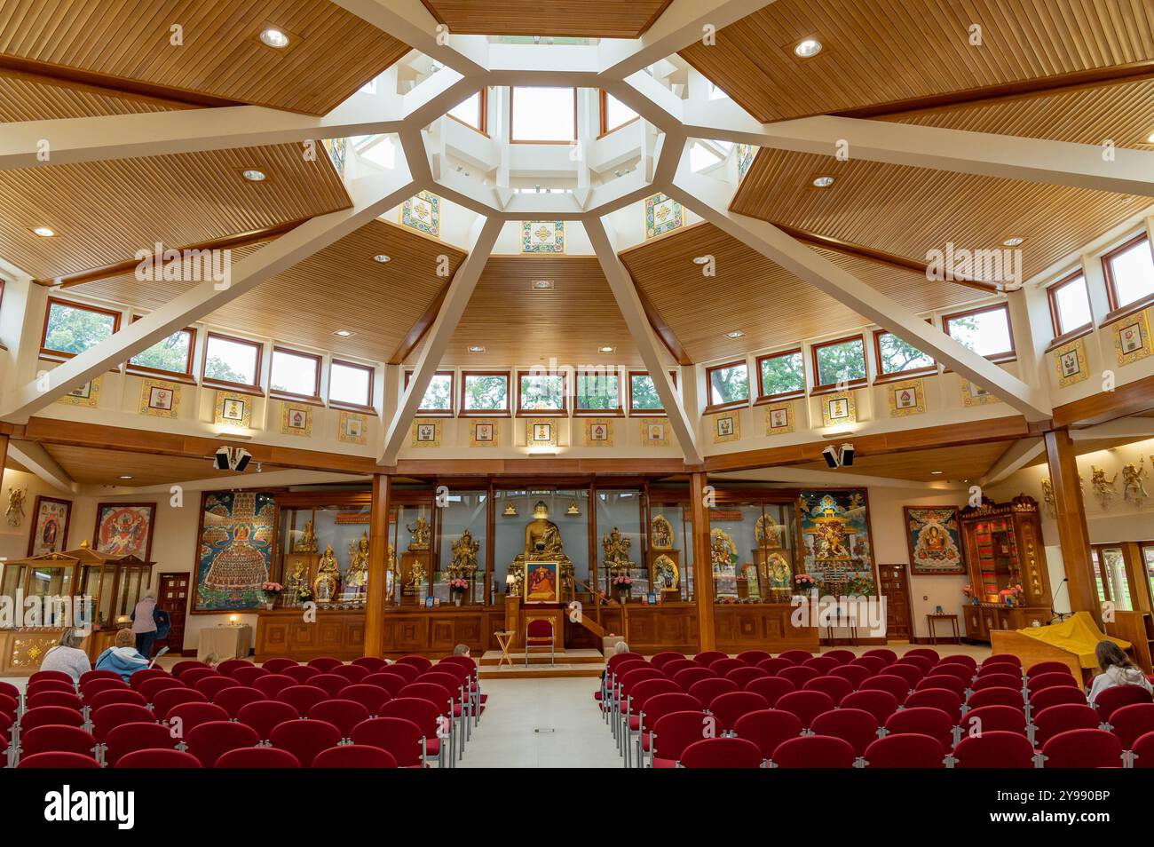 Intérieur du Manjushri Kadampa Meditation Centre, Conishead Priory, Ulverston, Cumbria, Royaume-Uni. Banque D'Images