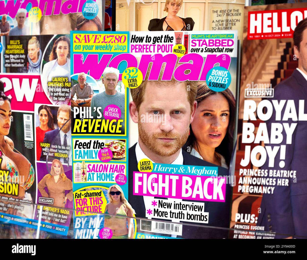 Magazines féminins présentant des potins de célébrités en couverture, notamment des histoires sur Phillip Schofield ainsi que sur les royaux Prince Harry et Meghan Markle Banque D'Images