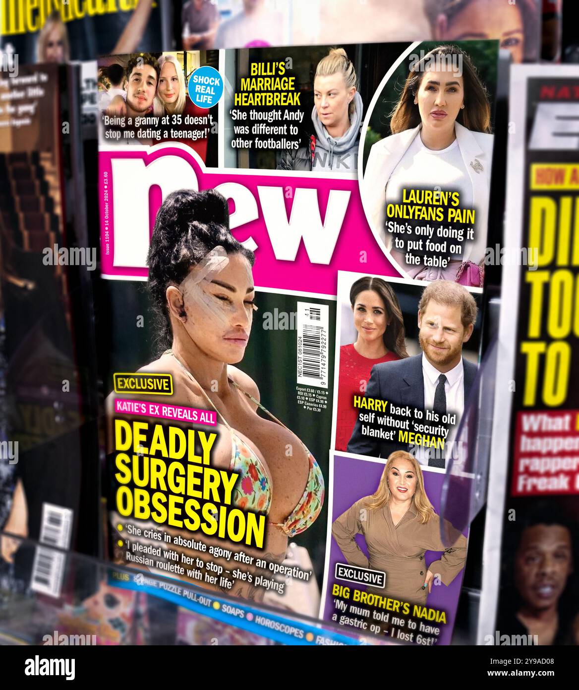La mannequin britannique glamour Katie Price aka Jordan en couverture du magazine pour femmes New, ainsi que des histoires de potins de célébrités sur Prince Harry, Meghan Markle. Banque D'Images
