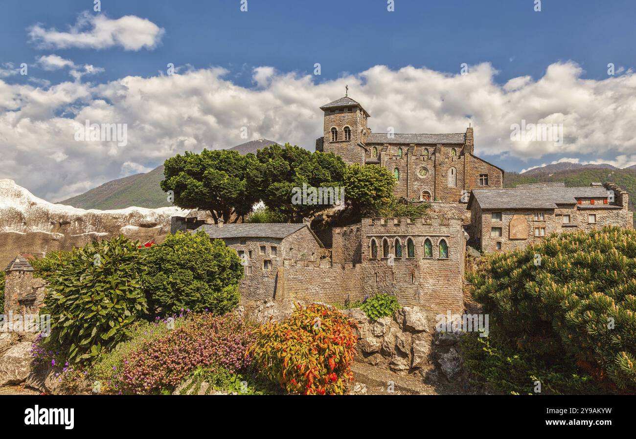 La basilique de Valère, également appelée château de Valère, est une église fortifiée située à Sion dans le canton du Valais en Suisse Banque D'Images