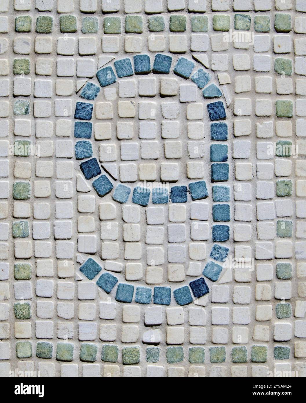 Mosaïque rustique de tuiles montrant le numéro neuf Banque D'Images