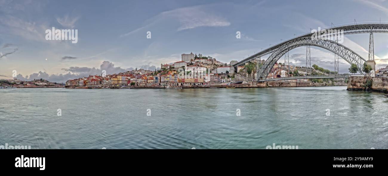 Panorama de trois coups au petit matin Porto Banque D'Images