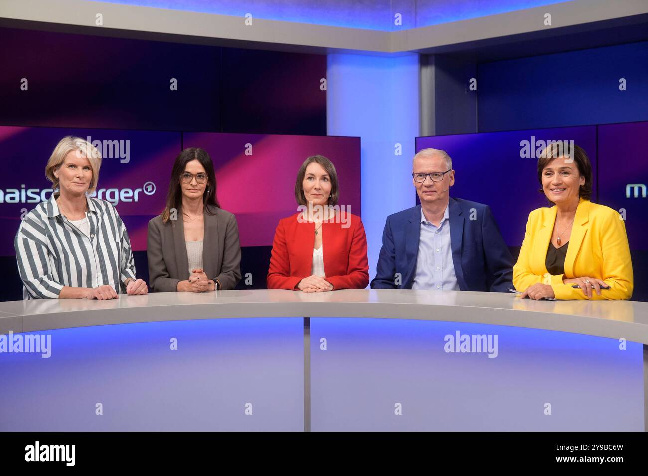 Susanne Gaschke, Iris Sayram, Claudia Major, Günther Jauch und Sandra Maischberger in der ARD-Talkshow maischberger im Studio Berlin Adlershof. Berlin, 09.10.2024 *** Susanne Gaschke, Iris Sayram, Claudia Major, Günther Jauch et Sandra Maischberger dans le talk-show ARD maischberger au Studio Berlin Adlershof Berlin, 09 10 2024 Foto:XT.xBartillax/xFuturexImagex maischberger0910 4005 Banque D'Images