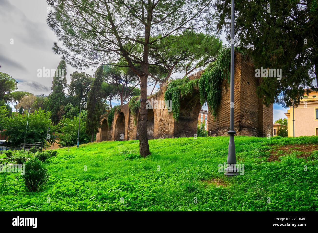 L'aqueduc de Nero est une branche secondaire de l'aqueduc de l'Aqua Claudia - Rome, Italie Banque D'Images