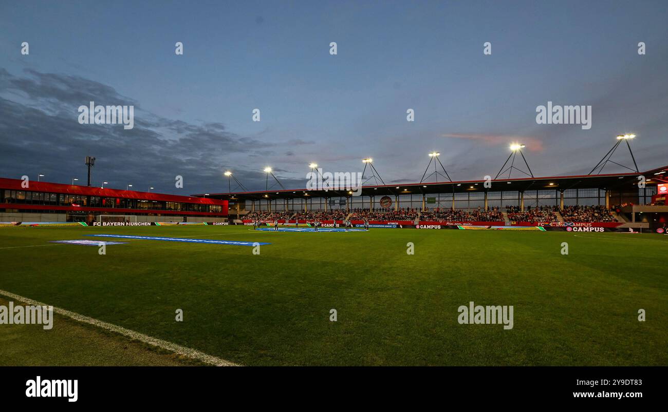 Muenchen, Deutschland. 09 octobre 2024. FC Bayern Campus, Stadioninnenraum, totale. GER, FC Bayern Muenchen v. Arsenal WFC, Fussball, UEFA Womans Champions League, Gruppe C, 1. Spieltag, saison 2024/2025, 09.10.2024. Foto : Eibner-Pressefoto/Heike Feiner crédit : dpa/Alamy Live News Banque D'Images