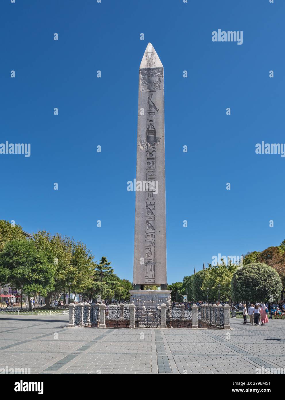 L'obélisque de Théodose, l'obélisque égyptien antique dans la ville moderne d'Istanbul, en Turquie Banque D'Images
