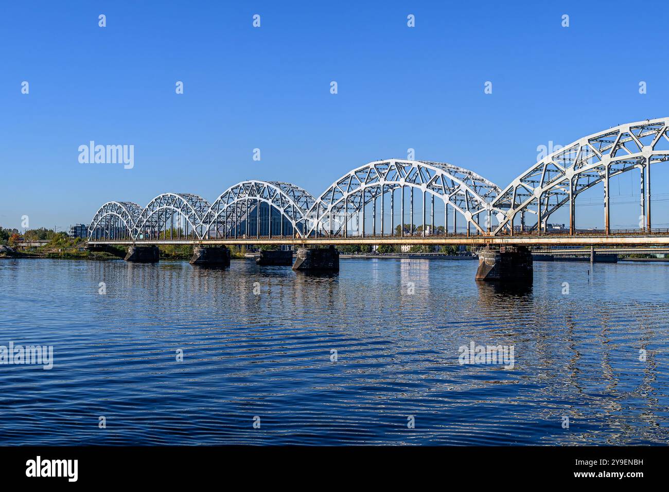 Pont ferroviaire de Riga (dzelzceļa inclts)serein Banque D'Images