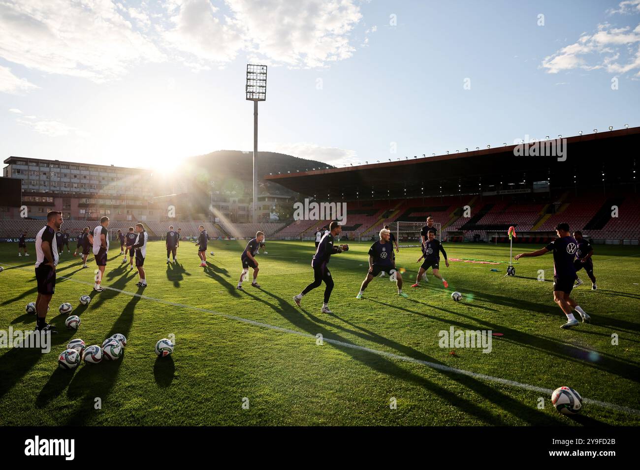 Zenica, Bosnie-Herzégovine. 10 octobre 2024. Football, équipe nationale, avant le match de la Ligue des Nations en Bosnie-Herzégovine, stade Bilino Polje, conférence de presse Allemagne, les joueurs s'entraînent. Crédit : Christian Charisius/dpa/Alamy Live News Banque D'Images