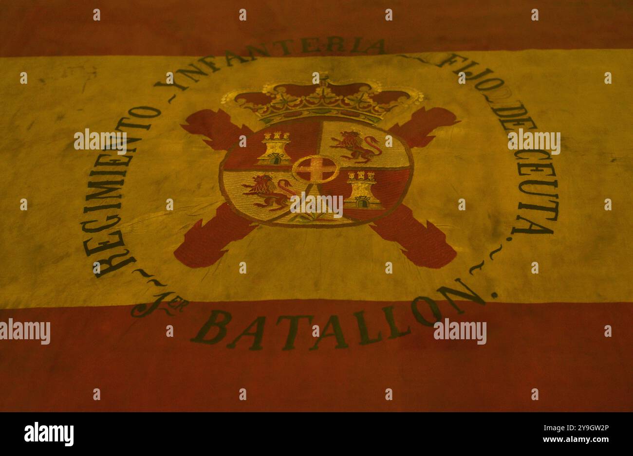 Espagne. Drapeau du 1er bataillon du Régiment d'infanterie (permanent) de Ceuta Fijo, bataillon disciplinaire de Ceuta, 1er bataillon 61i. Régiment d'infanterie de Ceuta, 1872. Taffetas de soie et broderie. Musée de l'armée. Tolède, Espagne. Banque D'Images