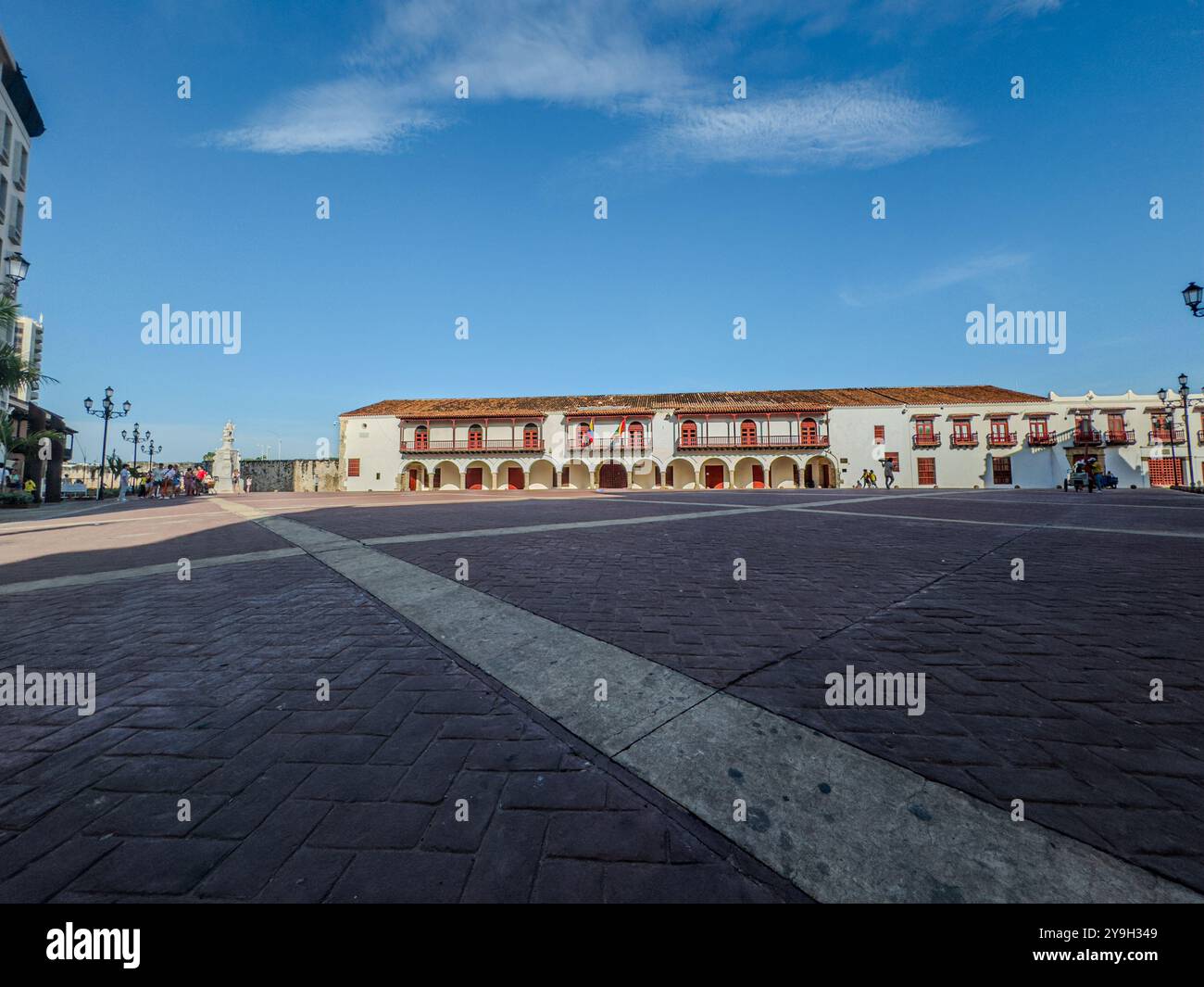 Belle vue aérienne sur la ville fortifiée de Carthagène, sa majestueuse cathédrale, la place, son arc colonial Banque D'Images
