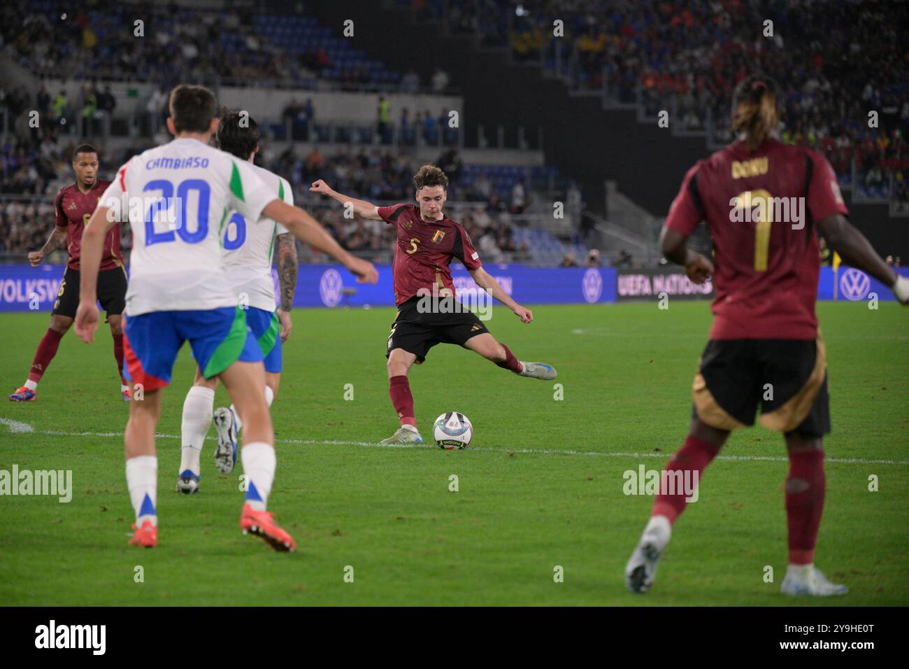 Roma, Italie. 10 octobre 2024. Le belge Maxim de Cuyper lors du match de qualification du Groupe 2 de l'UEFA Nations League 2024/25 entre l'Italie et la Belgique au stade Olimpico de Rome le 10 octobre 2021. (Photo de Fabrizio Corradetti/LaPresse) crédit : LaPresse/Alamy Live News Banque D'Images