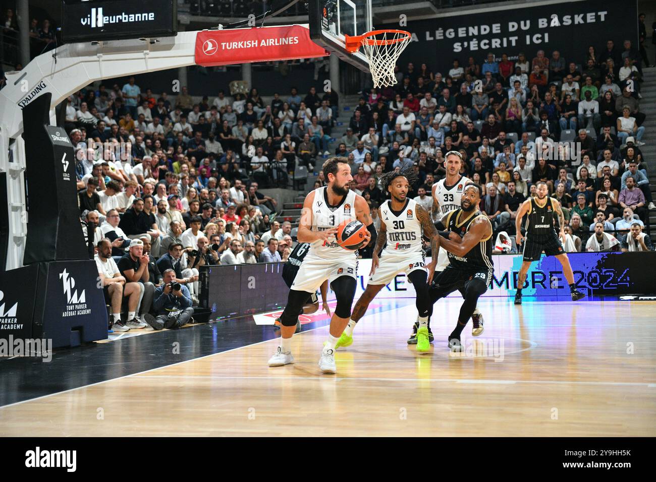 Marco Belinelli de Segafredo Virtus Bologna lors du match de basket-ball de Turkish Airlines EuroLeague entre LDLC ASVEL et Virtus Segafredo Bologna le 10 octobre 2024 à Astroballe à Villeurbanne, France Banque D'Images