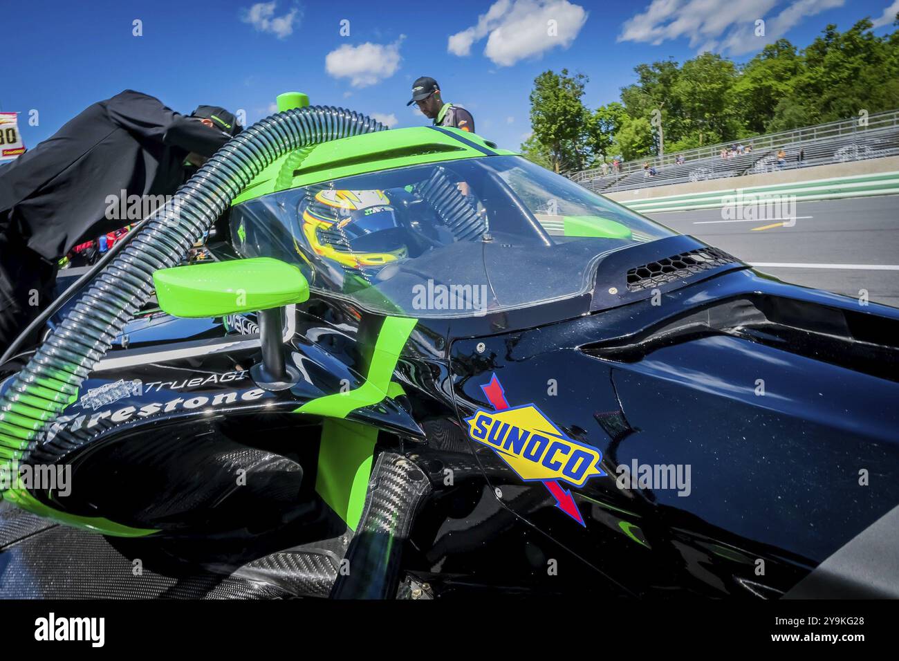 ROMAIN GROSJEAN (77), pilote de LA SÉRIE NTT INDYCAR, de Genève, Suisse, descend sur pit Road lors d'une séance d'essais pour le Grand Prix XPEL at Road Banque D'Images