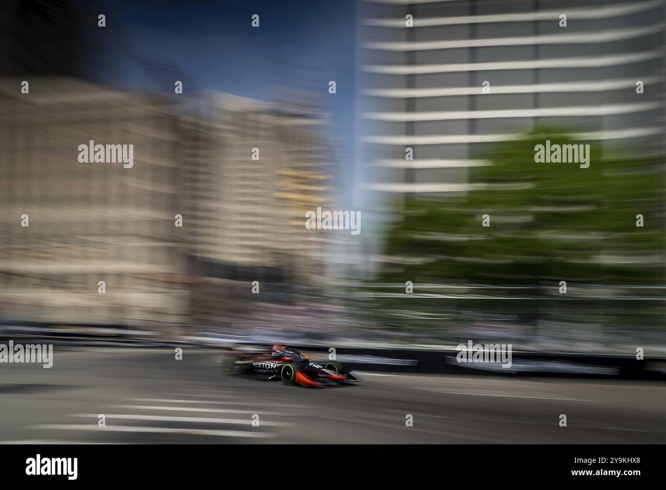 SANTINO FERRUCCI (14 ans), de Woodbury, Connecticut, traverse le virage 3 pour se qualifier pour le Grand Prix de Détroit dans les rues de Détroit à Détroit, mi Banque D'Images