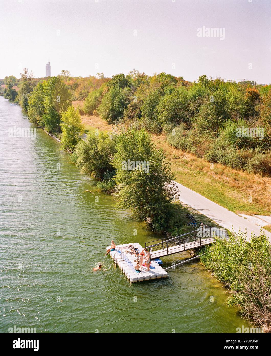 Baignade dans le Nouveau Danube, Neue Donau, Vienne, Autriche, Europe. Banque D'Images