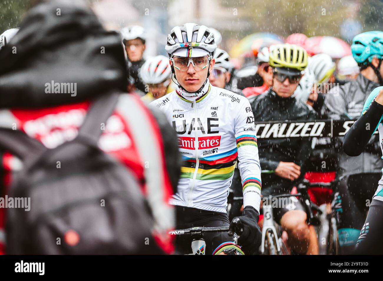 Tadej Pogačar pendant quelques moments de la Tre Valli Varesine. Race du triptyque de la région Lombardie. On peut observer Tadej pendant le départ, l'arrivée a Banque D'Images