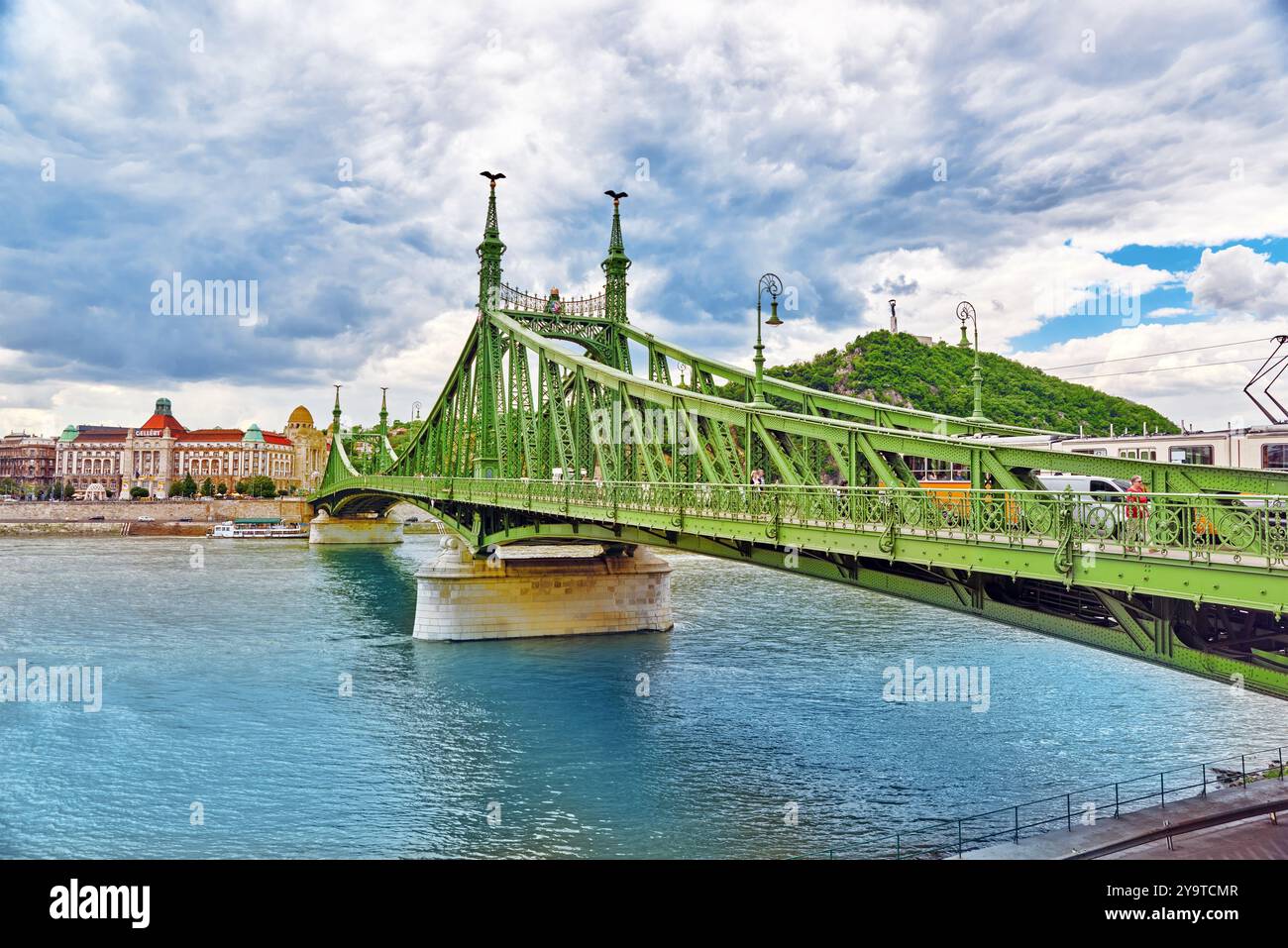 BUDAPEST, HONGRIE-Mai 06, 2016 : Pont de la liberté à Budapest,pont reliant Buda et Pest de l'autre côté de la rivière du Danube. Banque D'Images