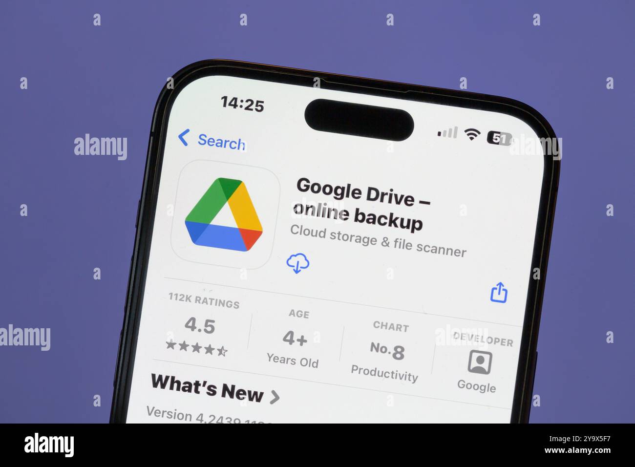 Ostersund, Suède - 7 octobre 2024. Application Google Drive sur un smartphone. Google Drive permet aux utilisateurs de stocker des fichiers dans le cloud. Banque D'Images
