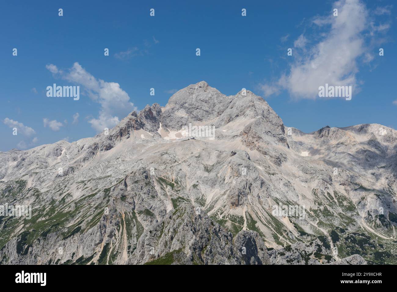 Sommet du mont Triglav, Alpes juliennes, Slovénie. Vue depuis le mont Tosc. Banque D'Images