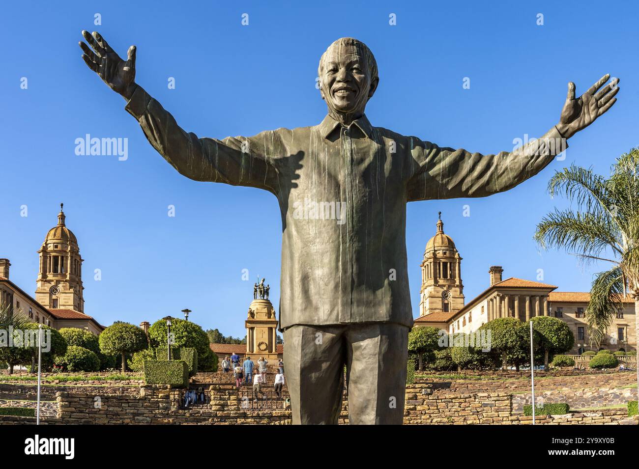 Afrique du Sud, Pretoria, province de Gauteng, statue monumentale de Nelson MANDELA dans les jardins des bâtiments de l'Union Banque D'Images