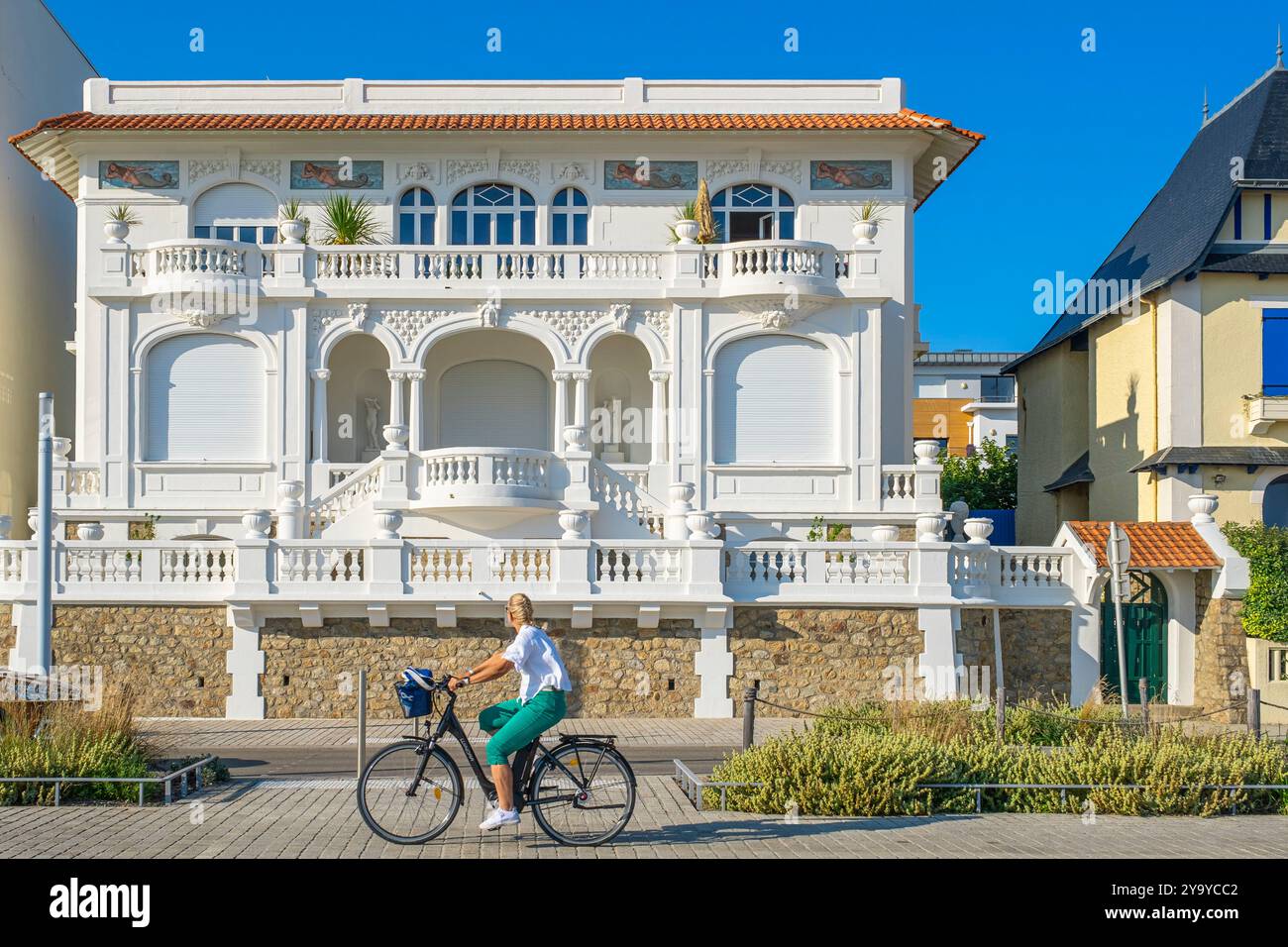 France, Loire Atlantique, Pornichet, station balnéaire de la Côte d'amour, villa Ker souveraine ou villa des sirènes de style néoclassique italien, construite en 1925 par les architectes Georges Vachon et Adrien grave Banque D'Images