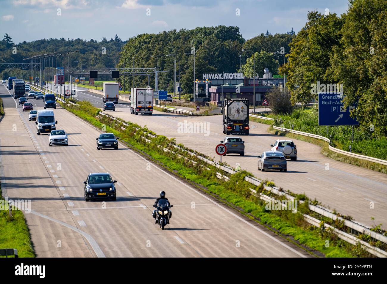 Passage frontalier de Goch, autoroute A57, de l'Allemagne aux pays-Bas, peu de trafic, NRW, Allemagne Banque D'Images