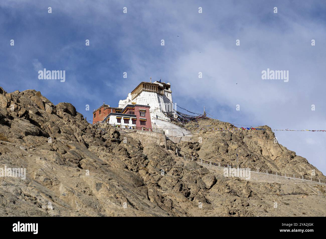 Leh, Inde, 04 avril 2023 : Monastère Namgyal tsemo, un monastère bouddhiste situé sur une colline surplombant Leh, en Asie Banque D'Images