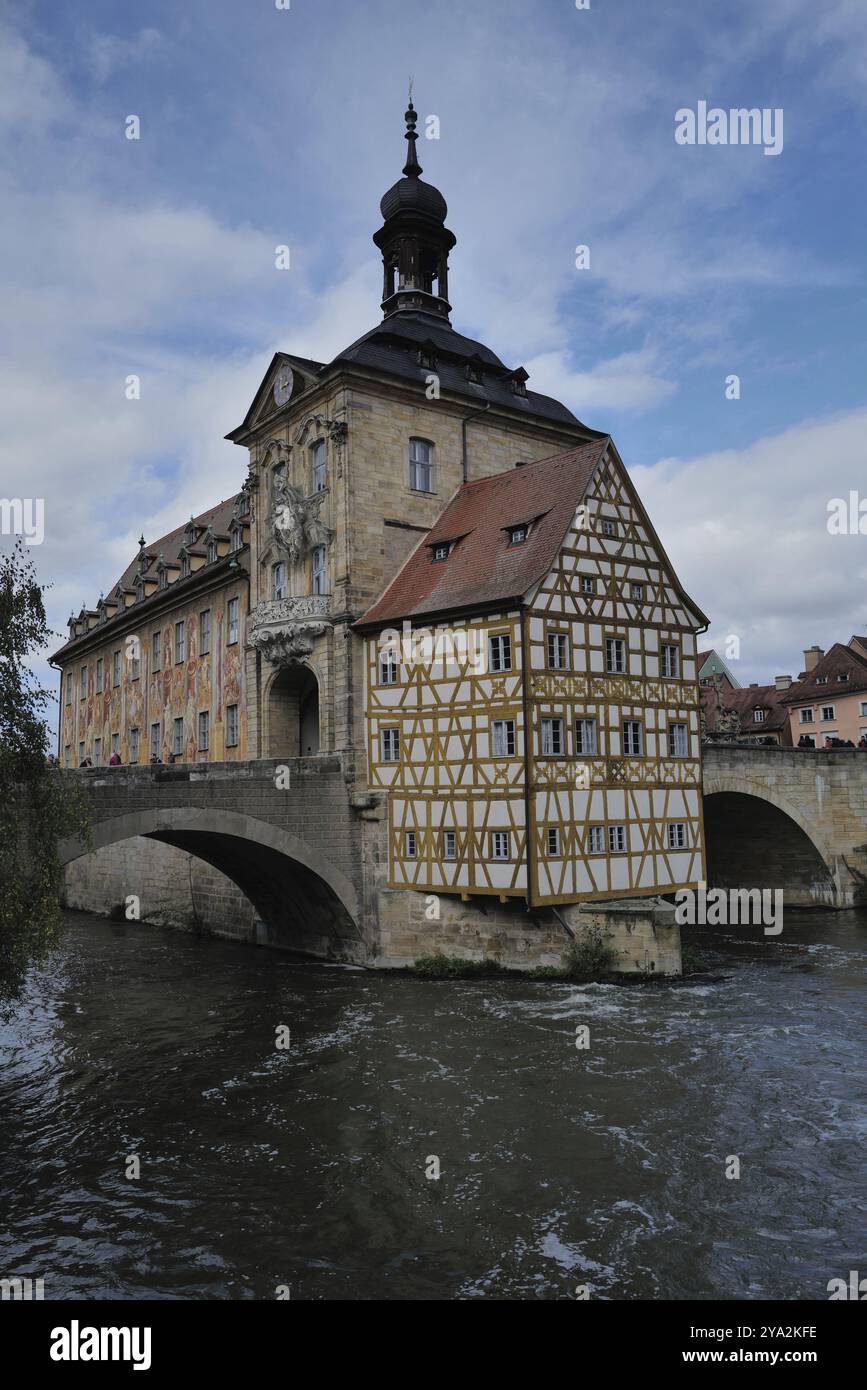 L'ancien hôtel de ville et la rivière Regnitz un après-midi d'automne, Bamberg, Allemagne, Europe Banque D'Images