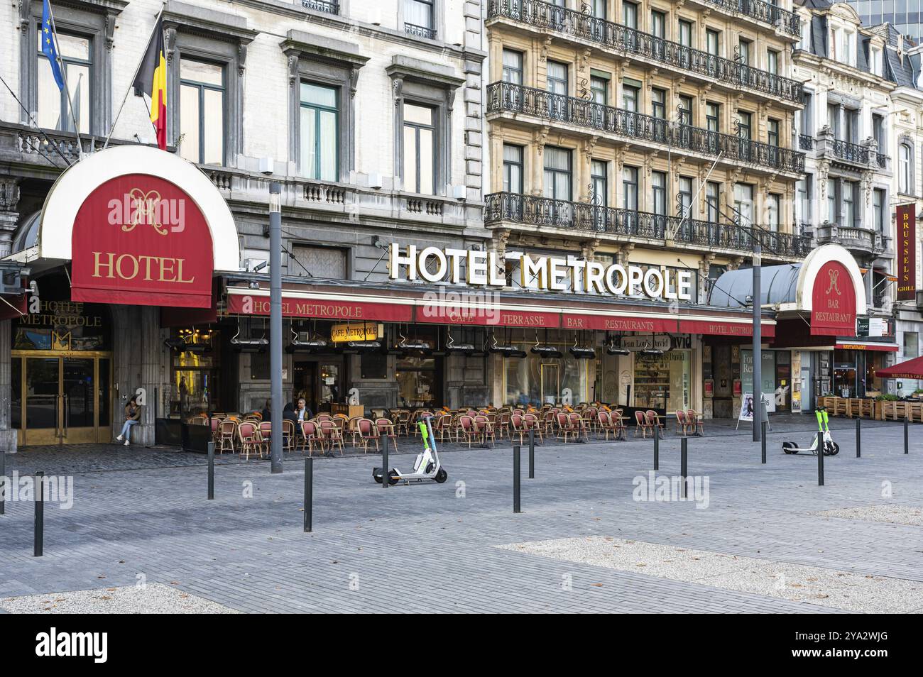 Vieille ville de Bruxelles, région de Bruxelles-capitale, Belgique, 10 21 2022, façade de l'hôtel et café Métropole, Europe Banque D'Images