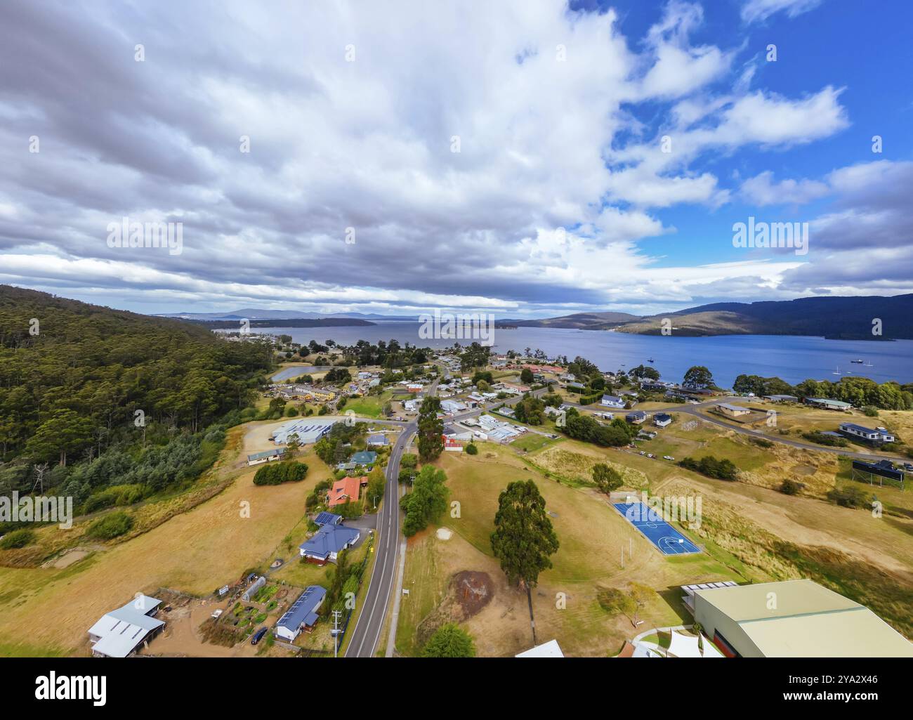 DOUVRES AUSTRALIE, 25 FÉVRIER 2024 : vues de la ville pittoresque de Douvres sur la péninsule du Sud dans la vallée de Huon, Tasmanie, Australie, Océanie Banque D'Images